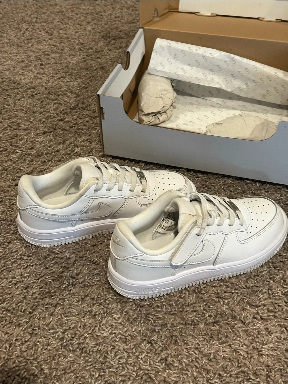 Nike Youth Air Force 1LE AF Triple White Kids Sneakers , size 1.5